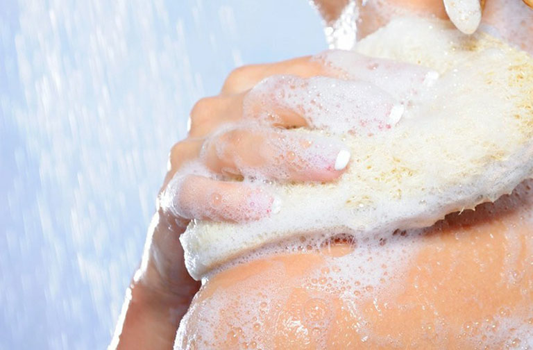 Các thành phần trong sữa tắm khiến da bị kích ứng