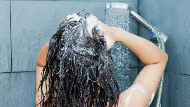 “Bị nổi mề đay nên tắm lá gì để bệnh nhanh khỏi?”