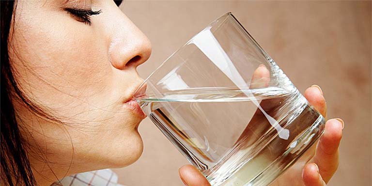 Uống nhiều nước cải thiện tình trạng bệnh