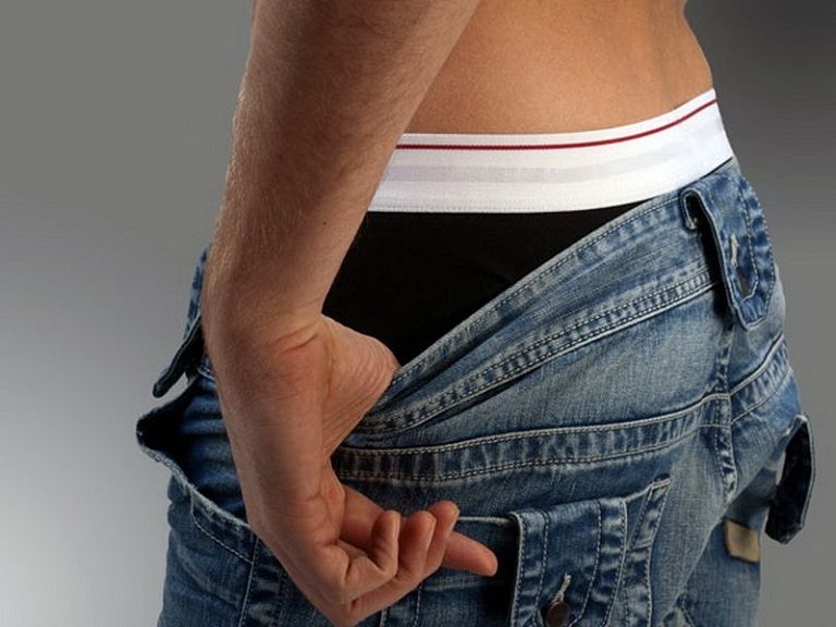 Sử dụng quần lót bó sát là một trong những nguyên nhân gây bệnh thường gặp