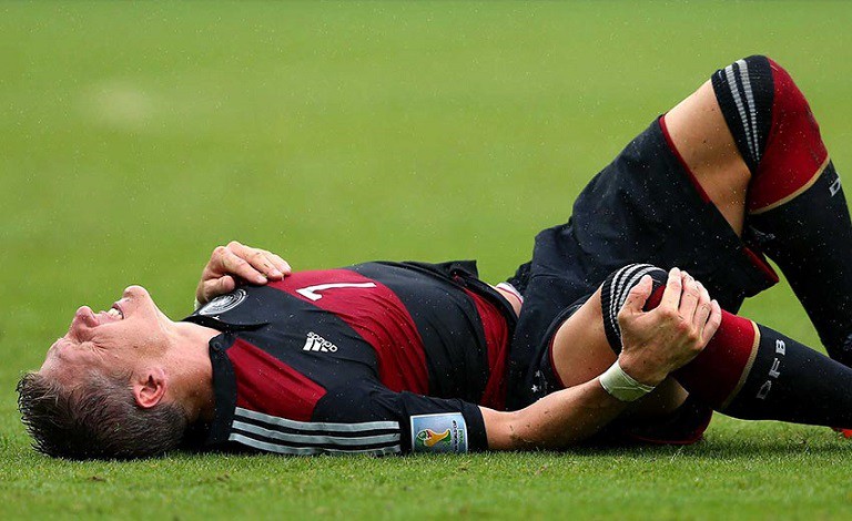 Rách dây chằng đầu gối có thể xảy ra khi chơi thể thao