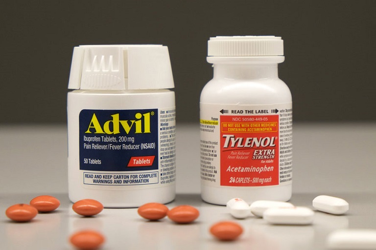 Các loại thuốc Ibuprofen được bày bán rộng rãi tại các hiệu thuốc trên toàn quốc