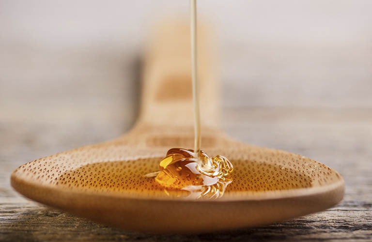 Mật ong có nhiều công dụng điều trị bệnh ngoài da