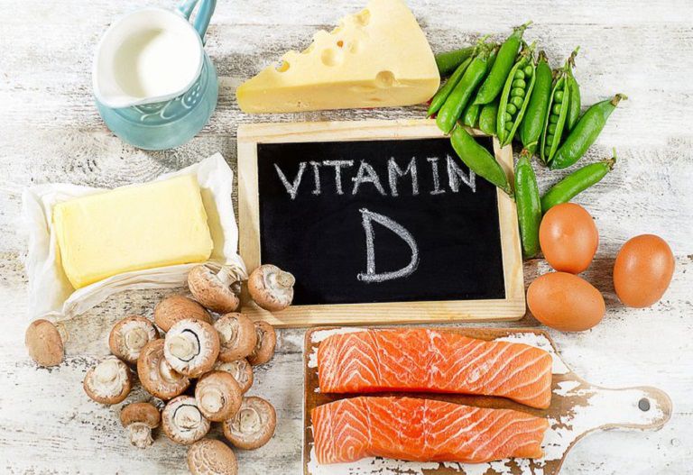 Thiếu hụt vitamin D và canxi cũng là nguyên nhân khiến mũi xương ức nhô cao