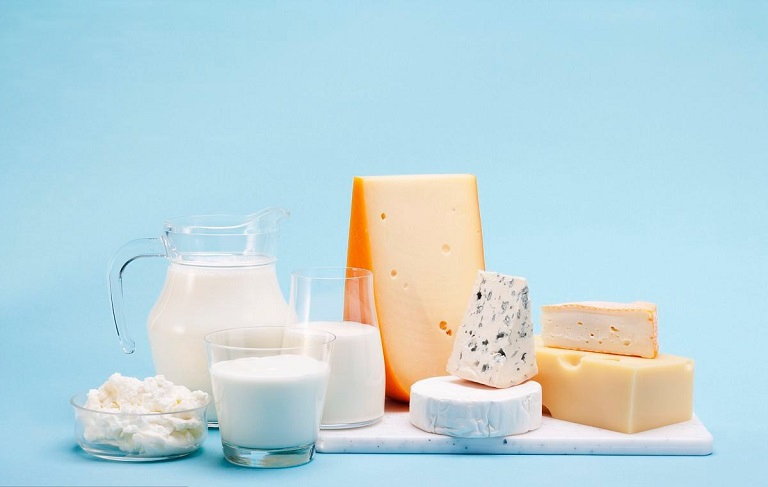 Sữa và các chế phẩm từ sữa là nhóm thực phẩm người bệnh nên hạn chế sử dụng