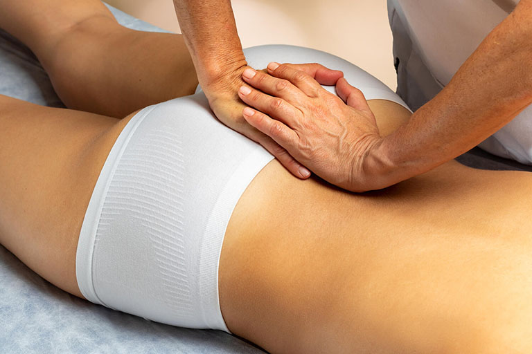 Massage giúp các cơ vùng chậu thư giãn