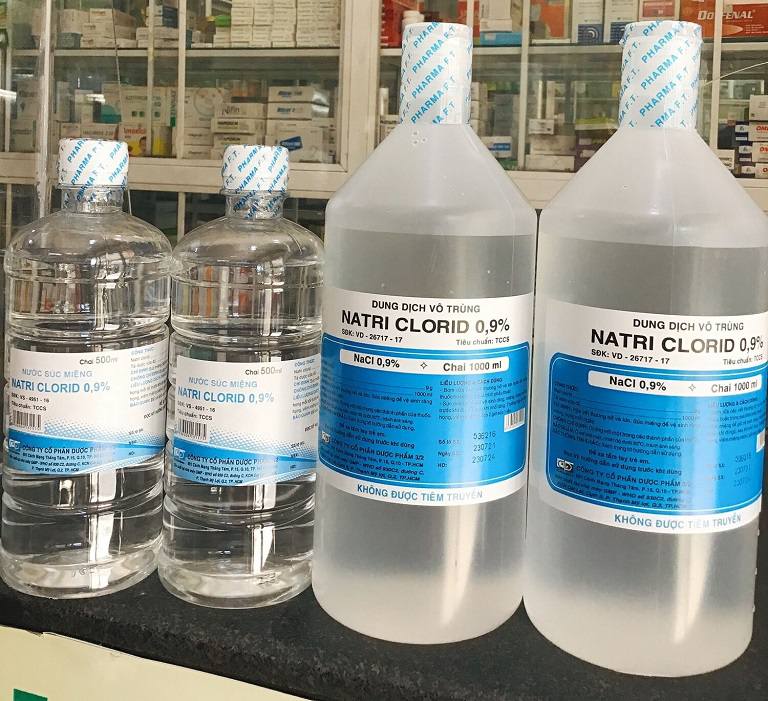 Dung dịch natri clorid không có màu và trong suốt