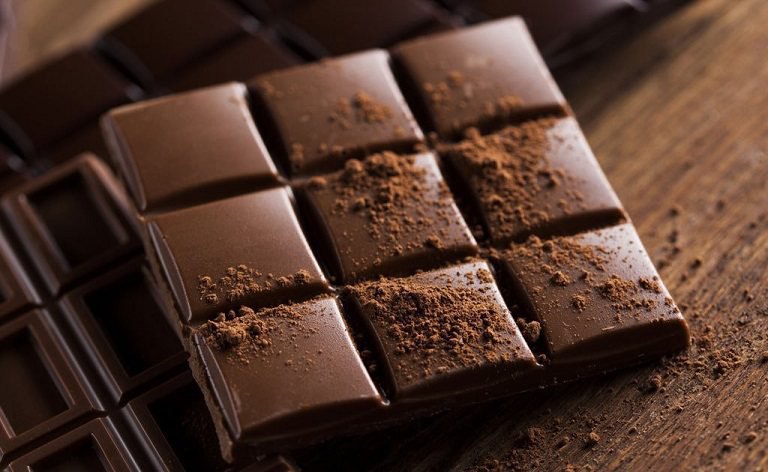 Nữ giới khi ăn socola thường xuyên sẽ có nhu cầu sinh lý cao hơn