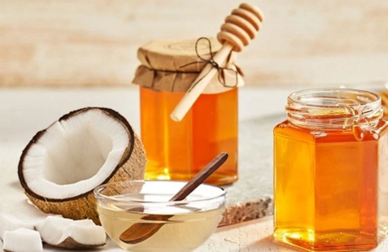 Mật ong và dầu dừa trị dị ứng da mặt